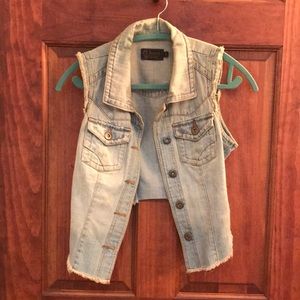 Come sona jean vest. Small. Cropped